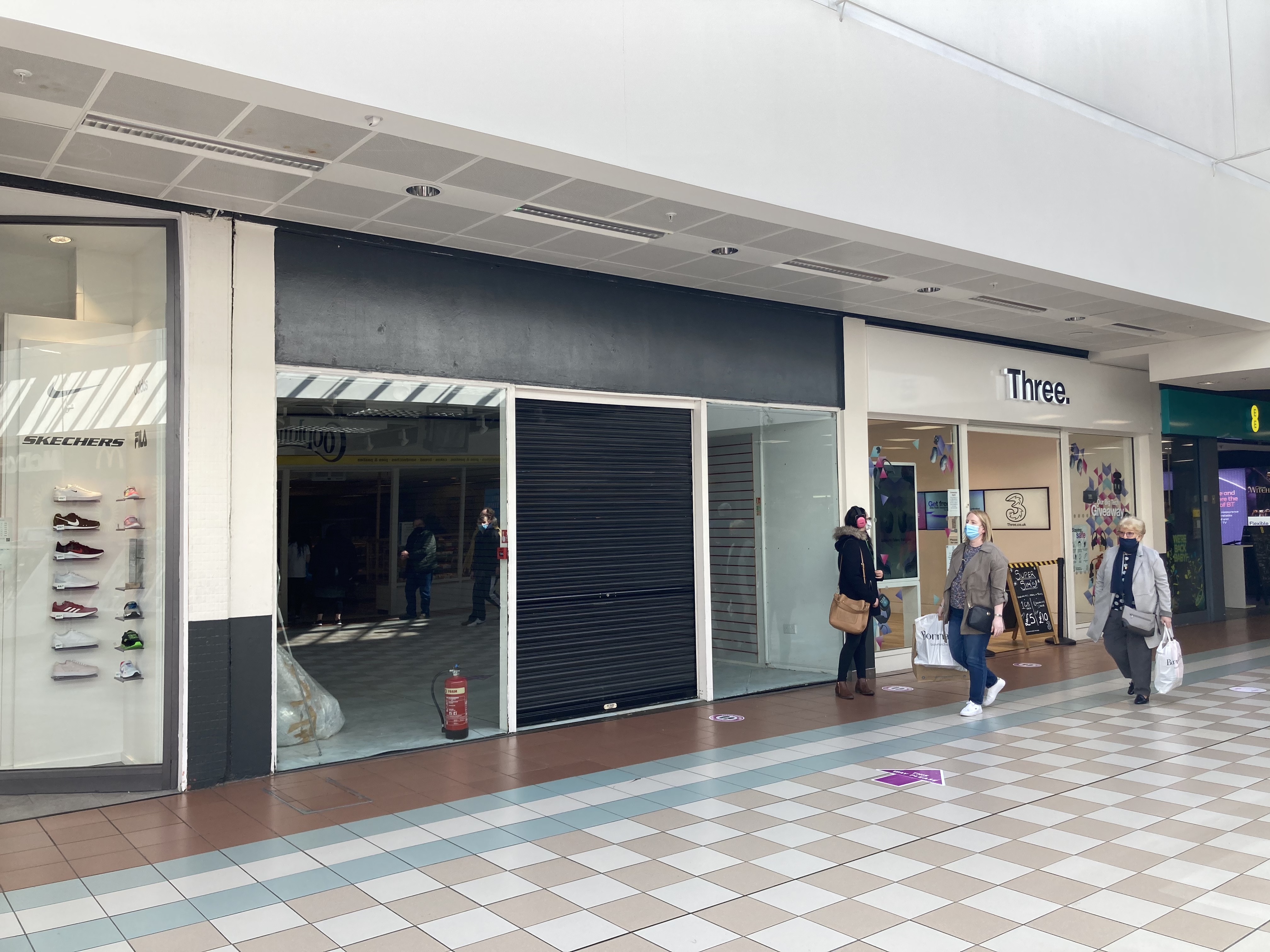 Photo of Unit F1, Middleton Grange Shopping Centre